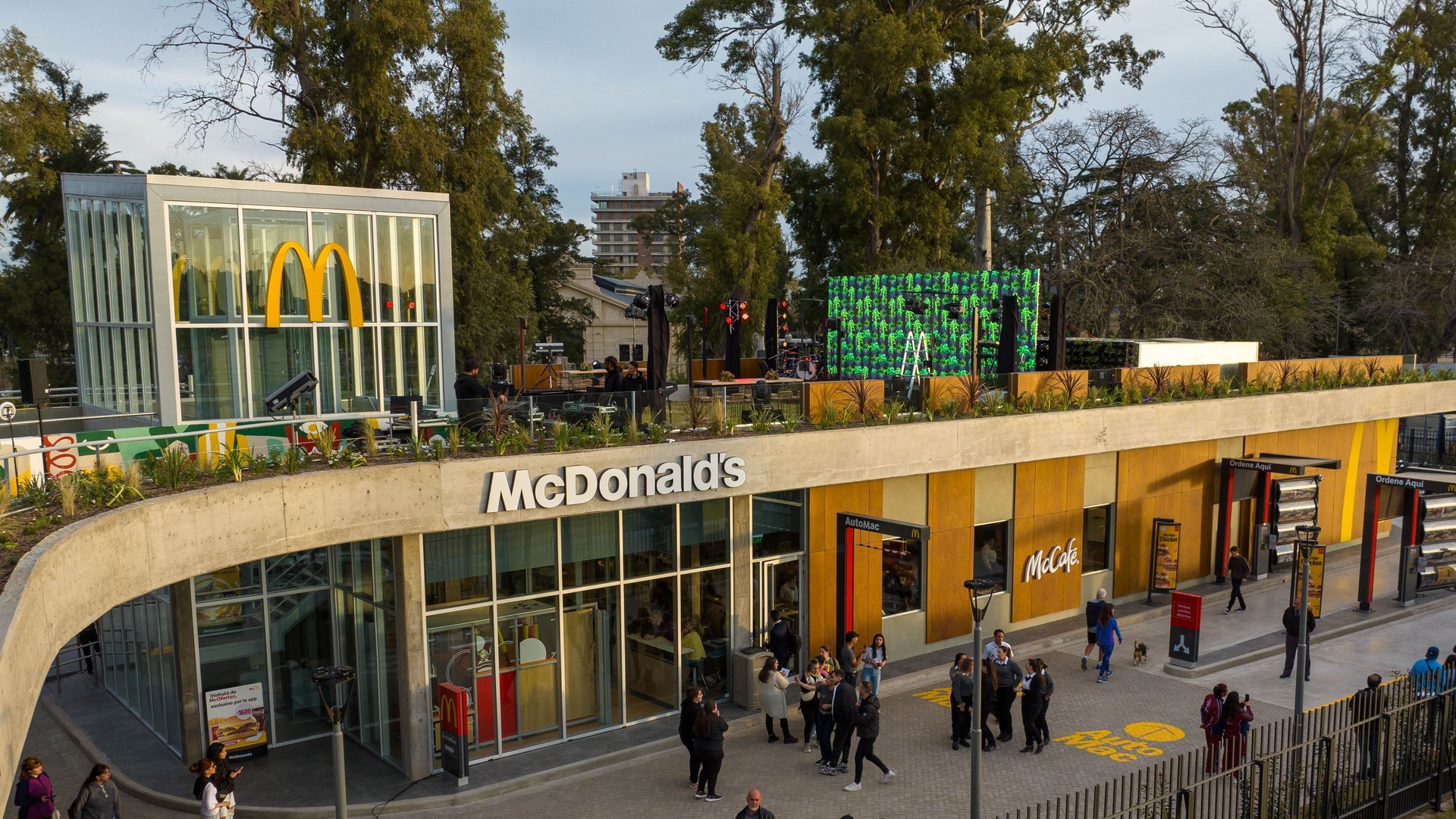 ¡Inauguramos un restaurante único en la región en el Parque Independencia de Rosario, Argentina!