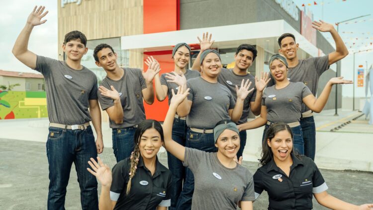¿Sin experiencia no hay empleo? El reto de abrirle la puerta a la juventud panameña