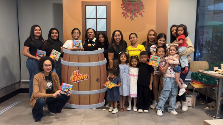 [Panamá] ¿Un juguete o un libro? Arcos Dorados abre su stand para los más pequeños en la Feria del Libro 2026