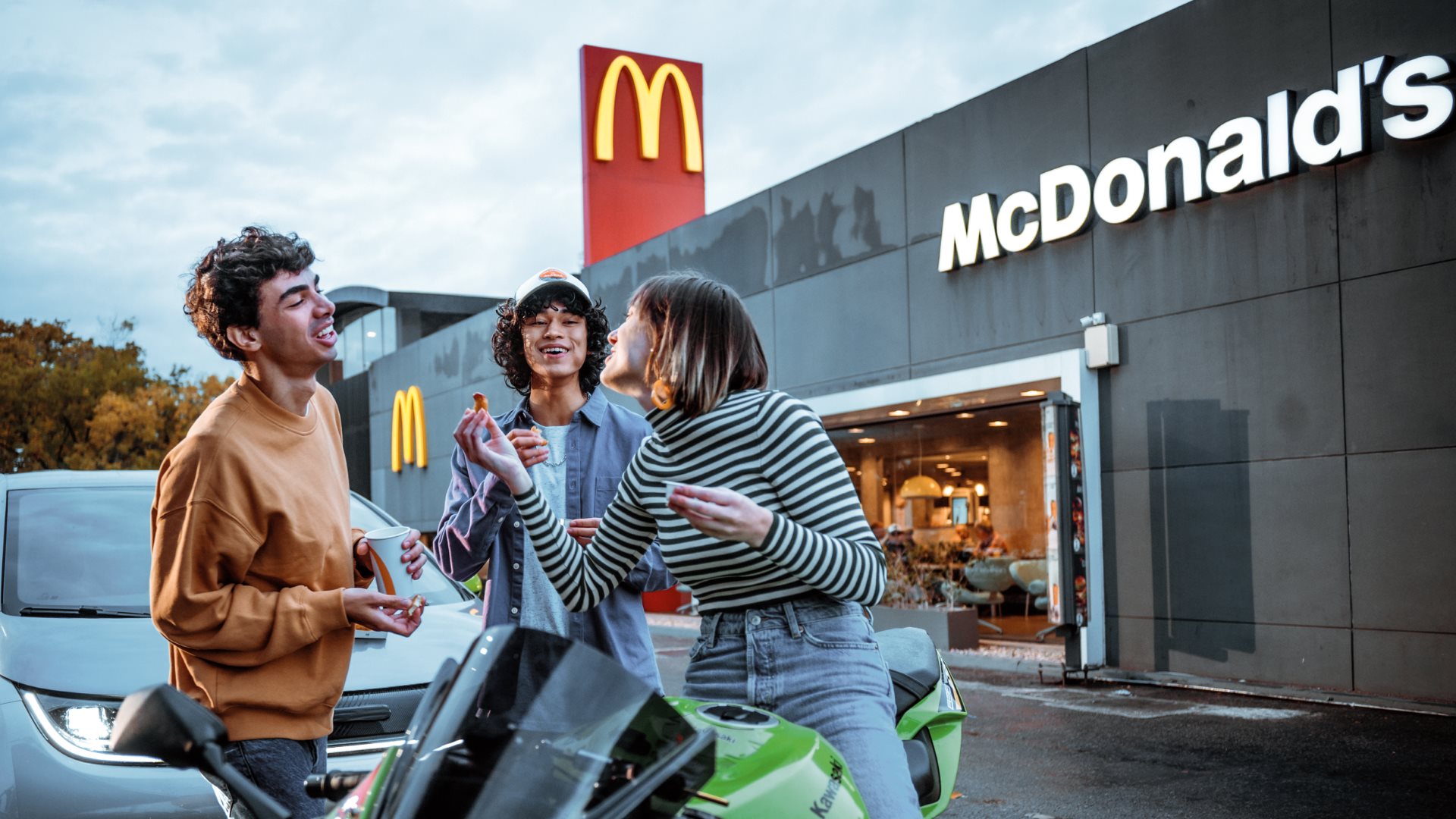 Os icônicos Chicken McNuggets completam 40 anos!